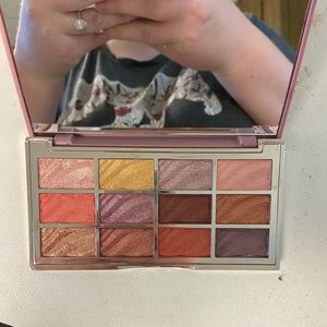 Ciaté The Velvet Palette 12piece eyeshadow palette